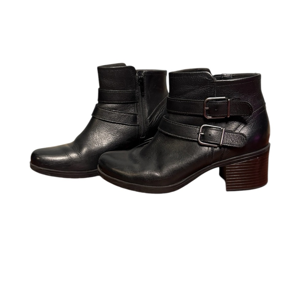 Ultimate comfort collection Clark’s women’s buckle ankle leather boot size 9.5